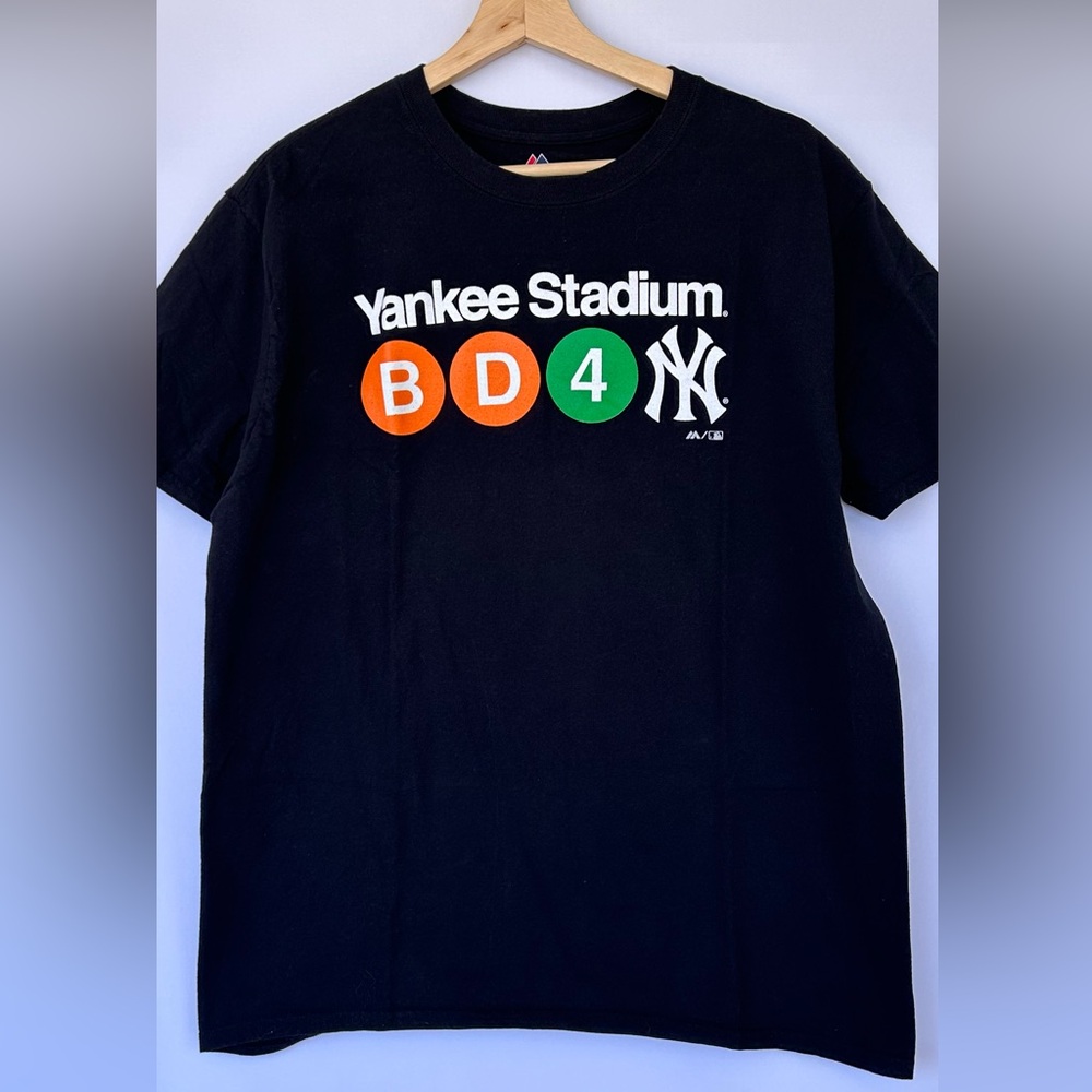 Majestic Men’s Yankees‎ Stadium Subway Tee Shirt Short Sleeves Black Size Large
